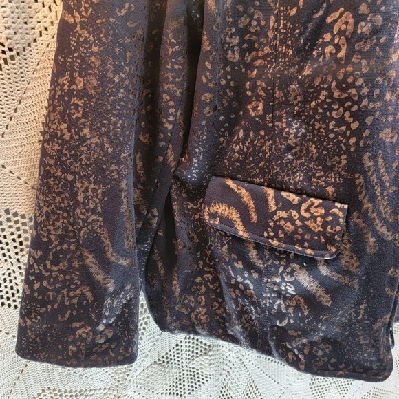 Alfred Dunner size 16 zip up Jacket shacket. Black with gold animal print - Picture 6 of 12
